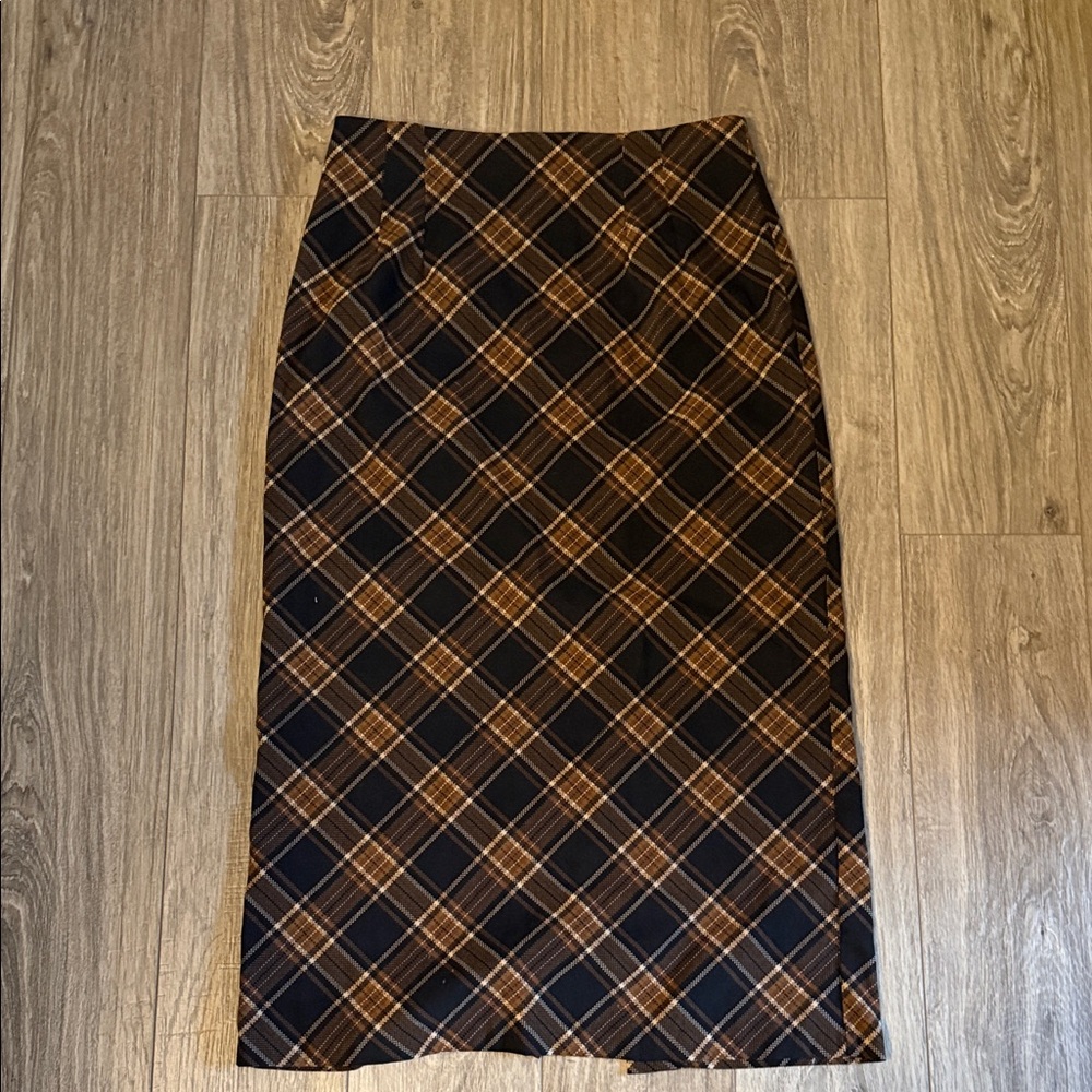 Plaid Pencil Skirt in Brown Black and Beige shades.